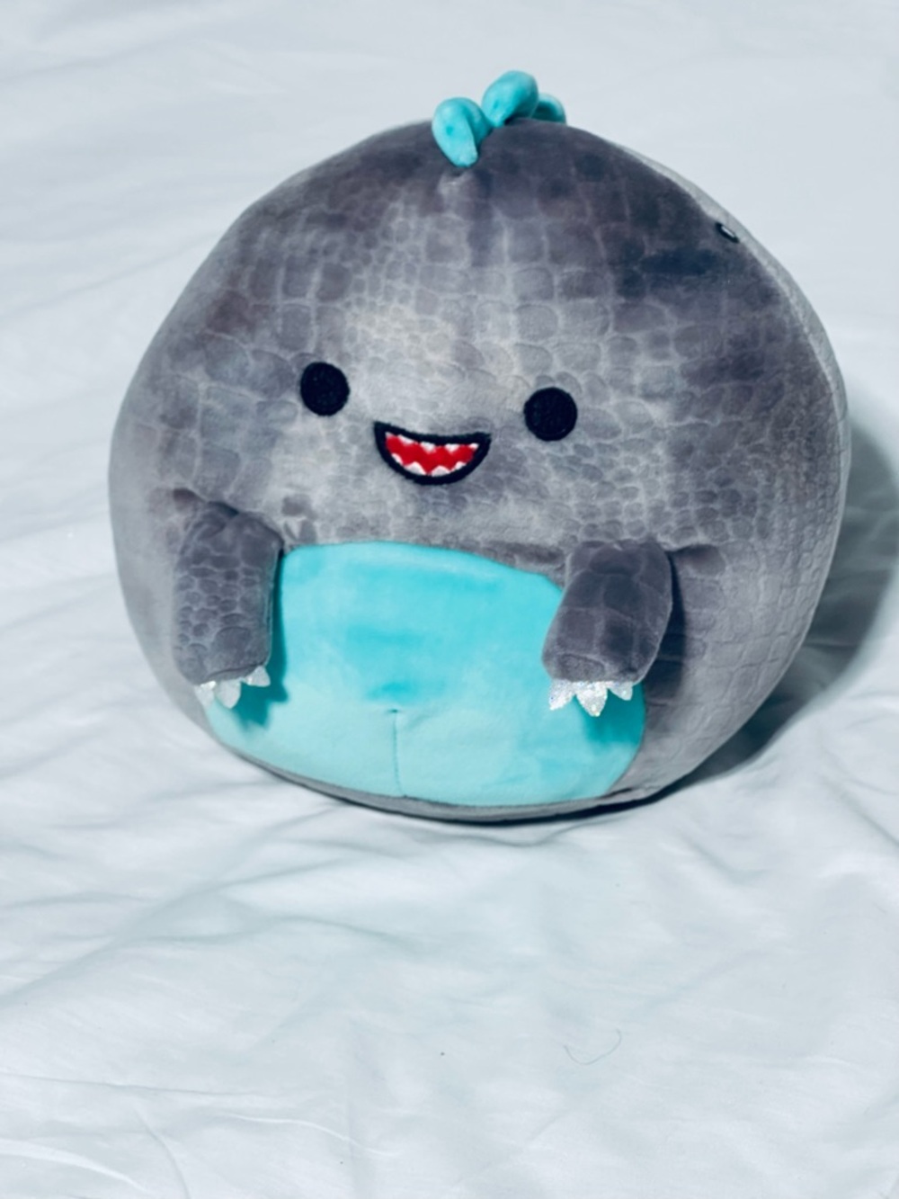 Squishmallow mini baby shark  Gray and White Plush Tag